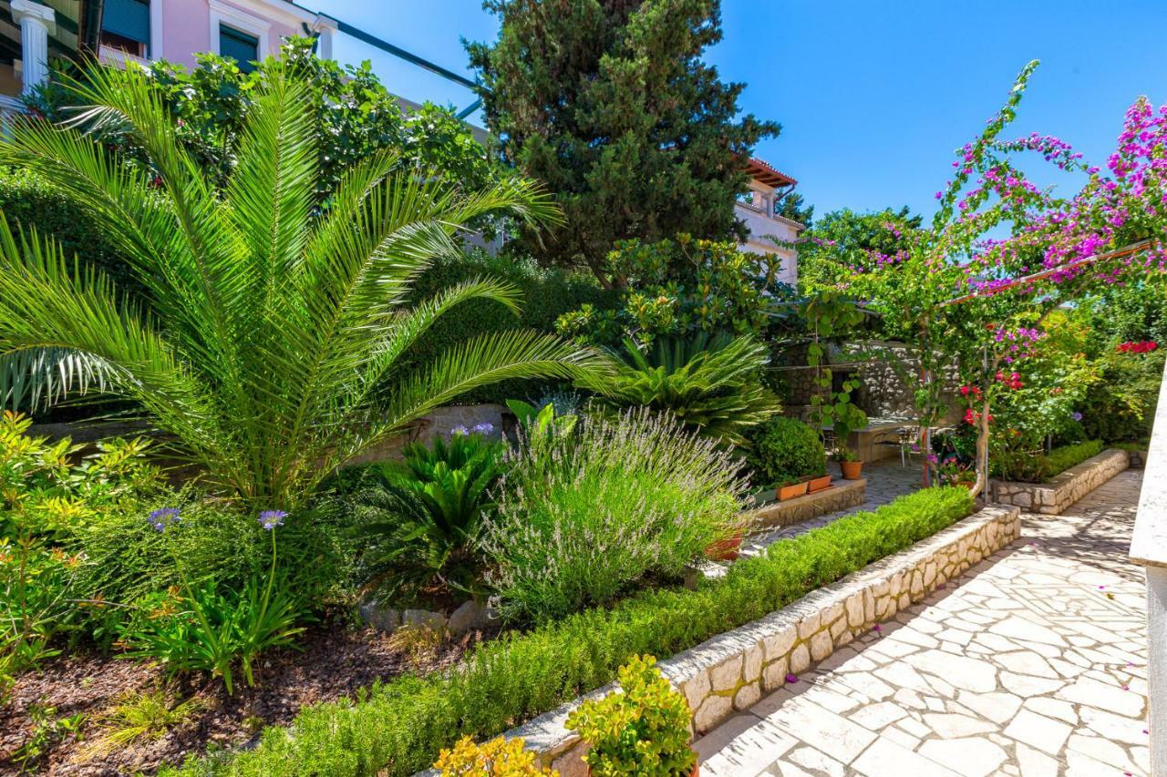 Apartmani Gordana Mali Losinj Ngoại thất bức ảnh