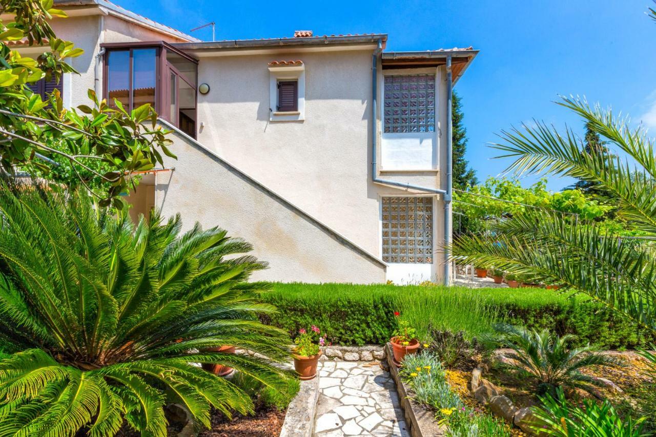 Apartmani Gordana Mali Losinj Ngoại thất bức ảnh