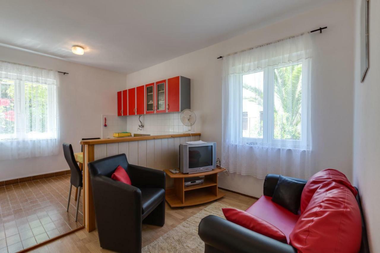 Apartmani Gordana Mali Losinj Ngoại thất bức ảnh