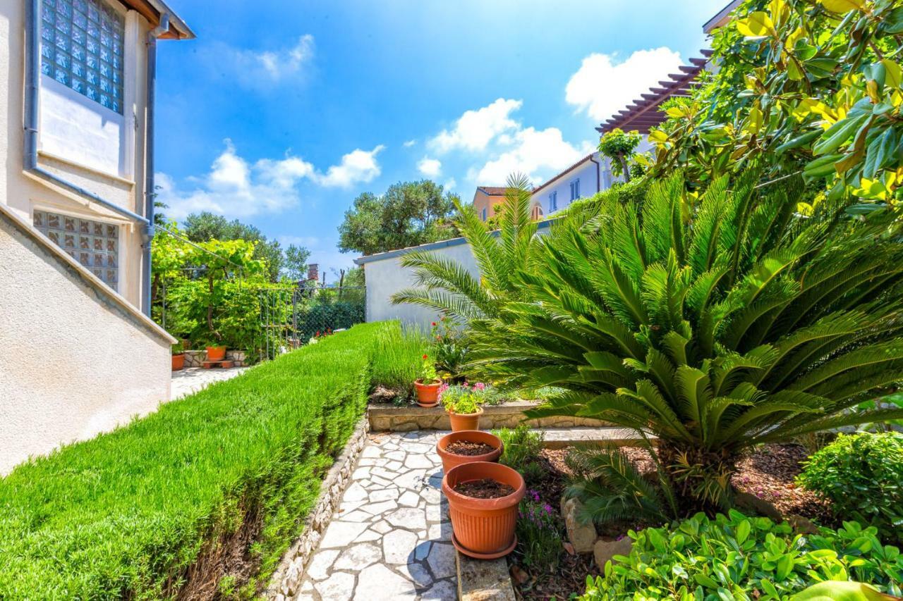 Apartmani Gordana Mali Losinj Ngoại thất bức ảnh