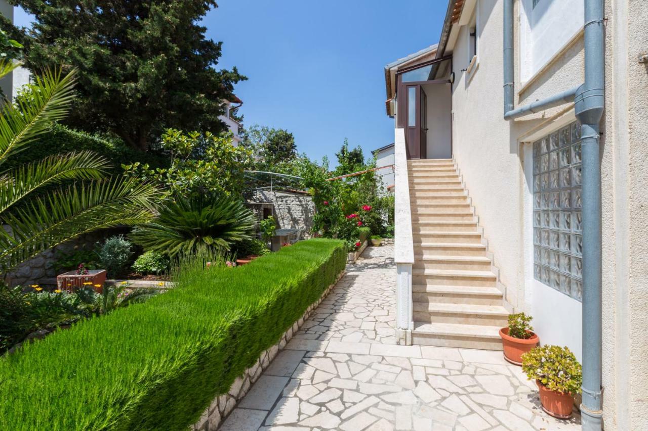 Apartmani Gordana Mali Losinj Ngoại thất bức ảnh