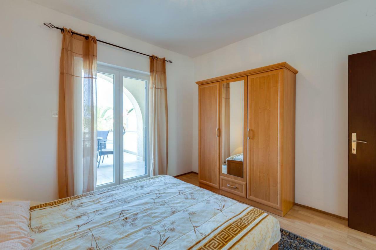 Apartmani Gordana Mali Losinj Ngoại thất bức ảnh