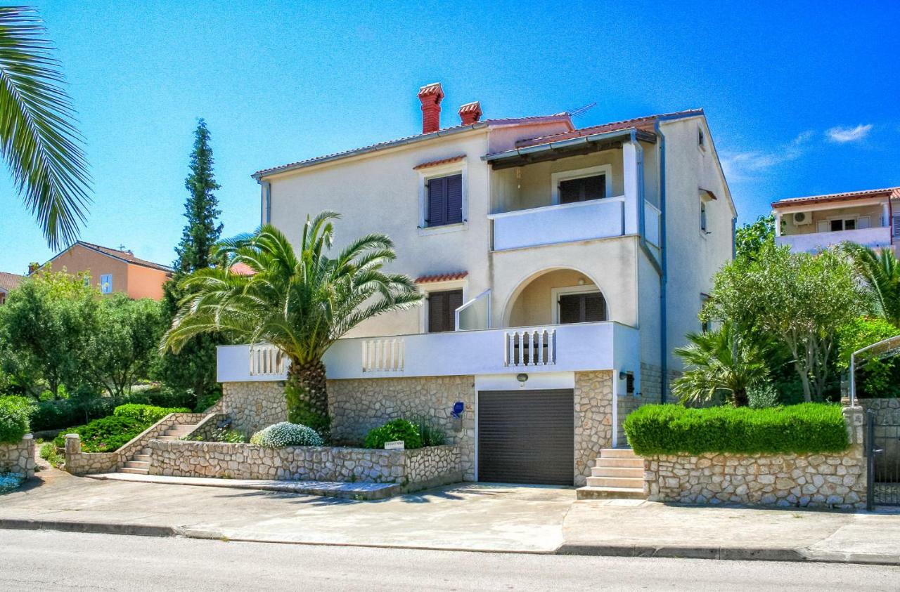 Apartmani Gordana Mali Losinj Ngoại thất bức ảnh