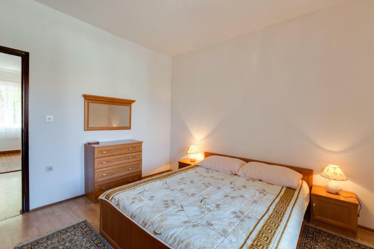 Apartmani Gordana Mali Losinj Ngoại thất bức ảnh