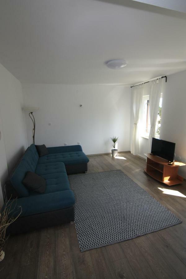 Apartmani Gordana Mali Losinj Ngoại thất bức ảnh