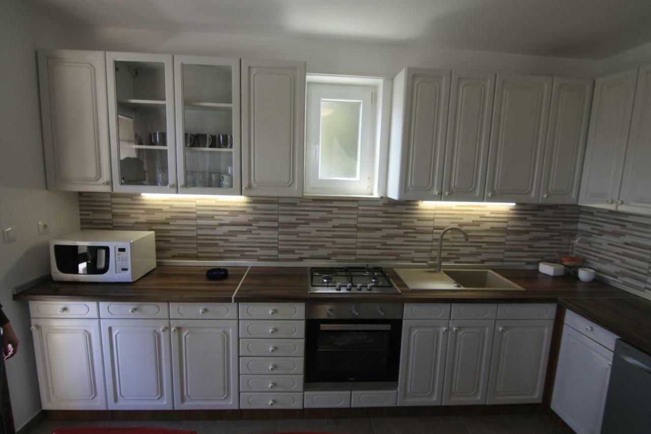 Apartmani Gordana Mali Losinj Ngoại thất bức ảnh