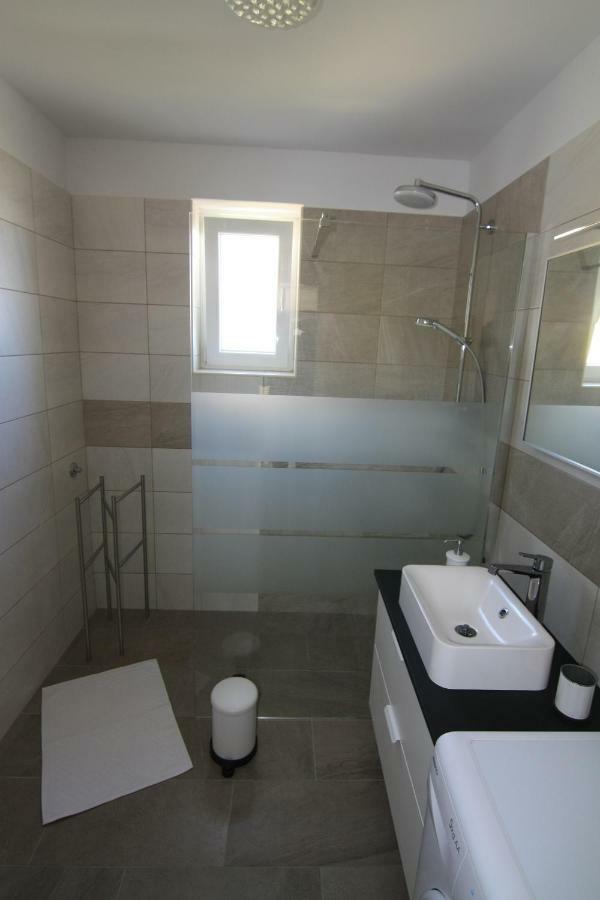 Apartmani Gordana Mali Losinj Ngoại thất bức ảnh