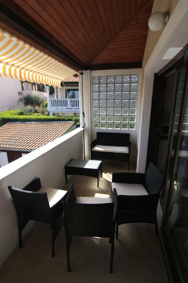 Apartmani Gordana Mali Losinj Ngoại thất bức ảnh