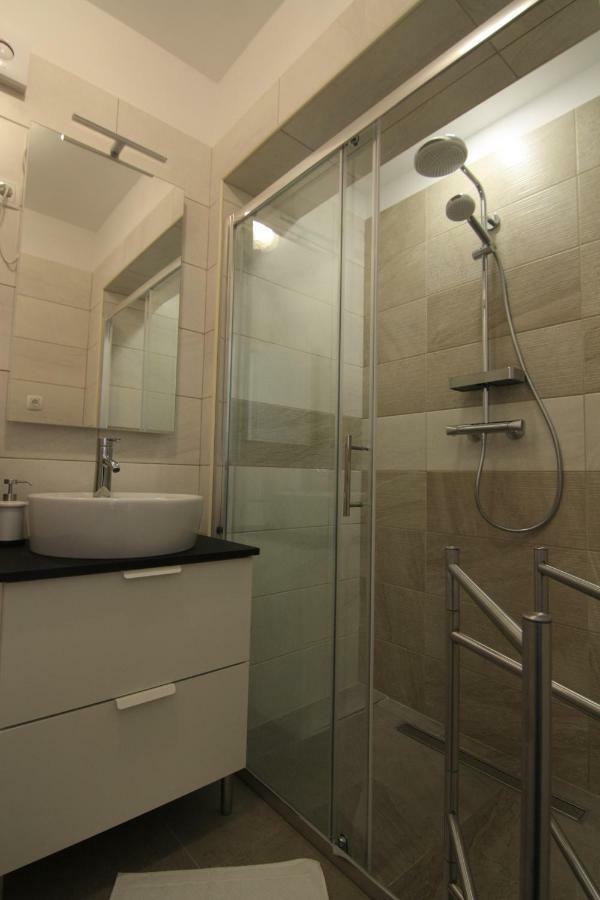 Apartmani Gordana Mali Losinj Ngoại thất bức ảnh