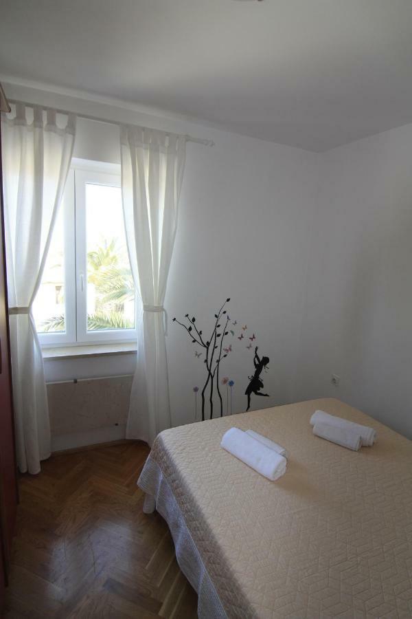 Apartmani Gordana Mali Losinj Ngoại thất bức ảnh